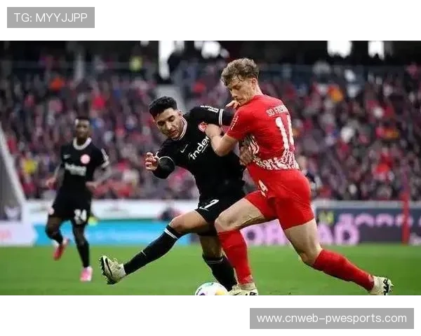 奥利塞劲射破门，拜仁半场2-2扳平弗赖堡