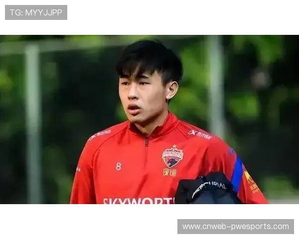 戴伟浚降薪回归深圳新鹏城，领衔球队冬窗八人官宣换血