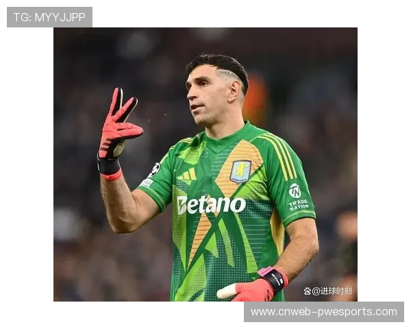 维拉门将马丁内斯一月份三场零封，高空球处理成防守关键